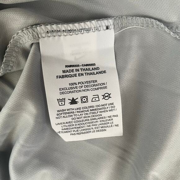 Nike RUN Polo Shirt Men’s Size Medium Gray NWT - Picture 11 of 11